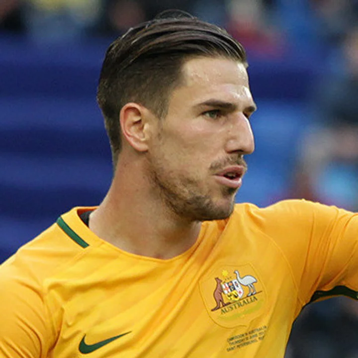 Milos Degenek